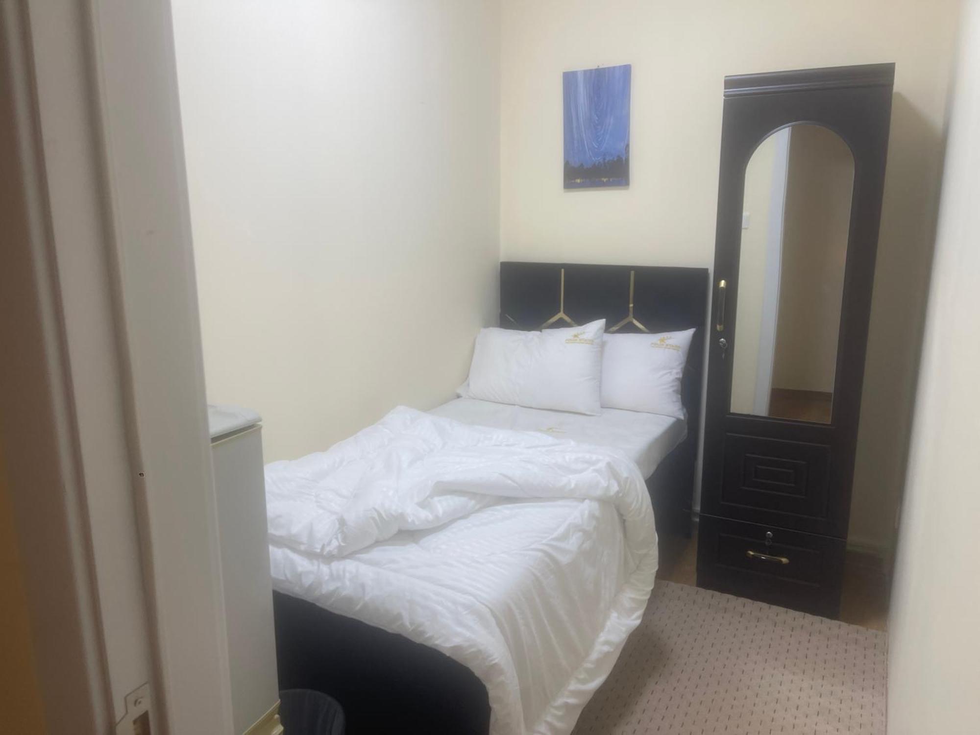 Four Stars Hostel Дубай Екстериор снимка
