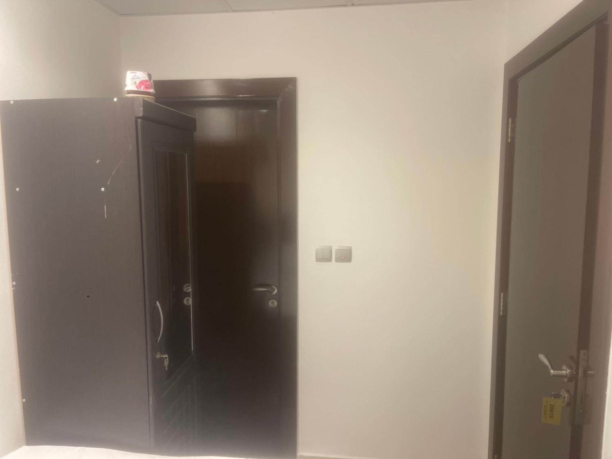Four Stars Hostel Дубай Екстериор снимка