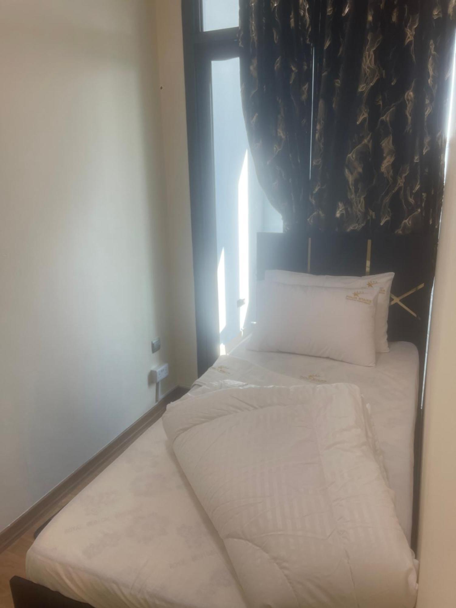 Four Stars Hostel Дубай Екстериор снимка