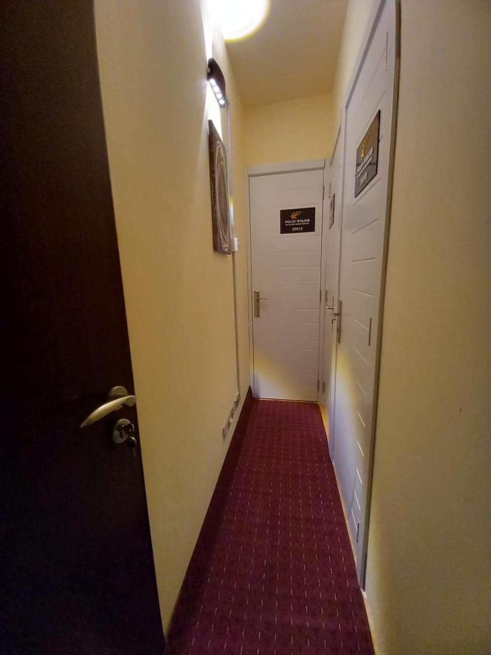 Four Stars Hostel Дубай Екстериор снимка