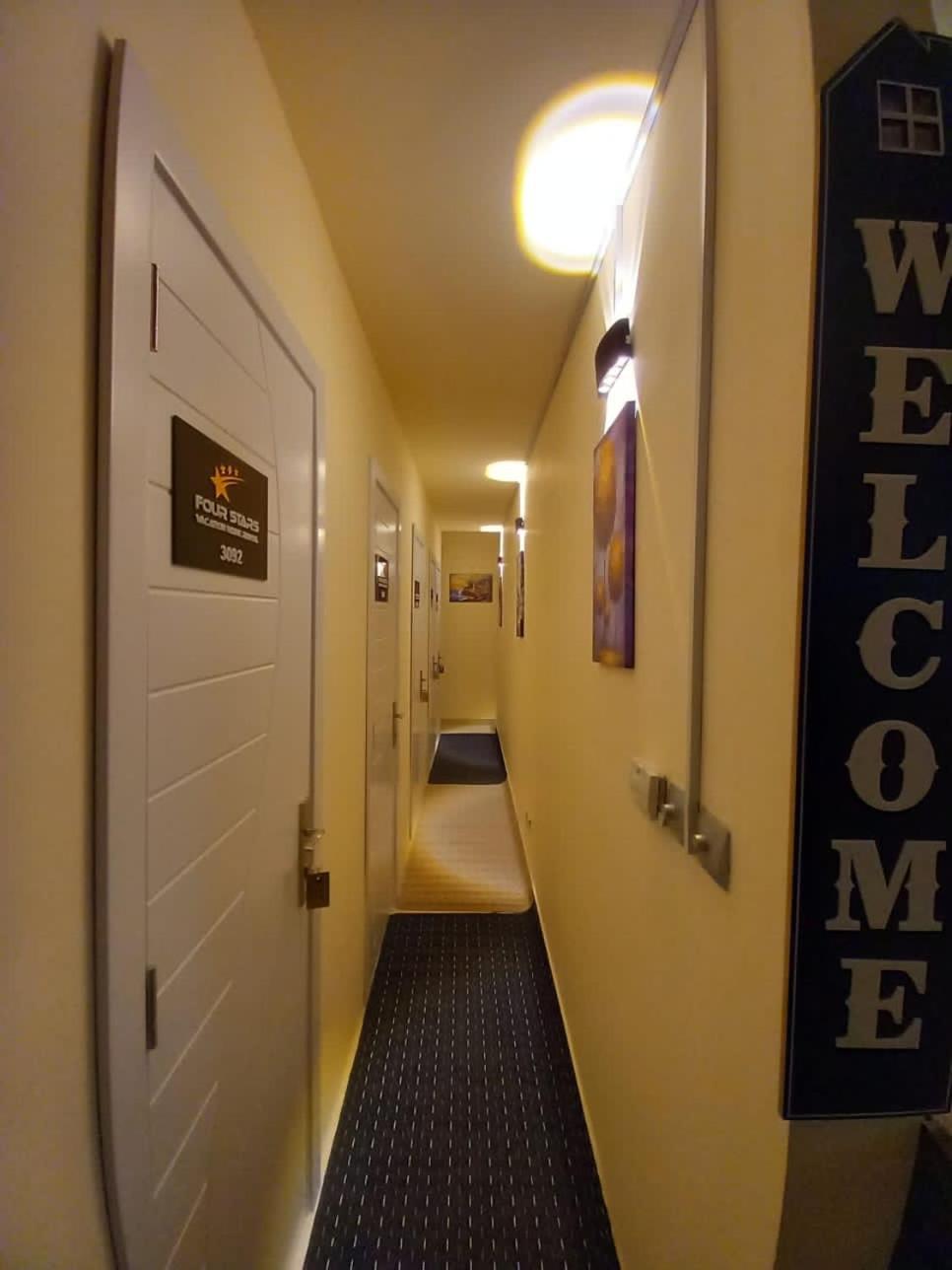 Four Stars Hostel Дубай Екстериор снимка