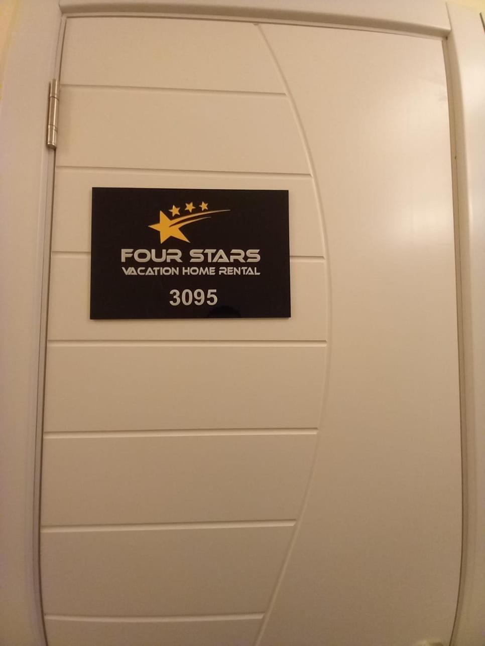 Four Stars Hostel Дубай Екстериор снимка