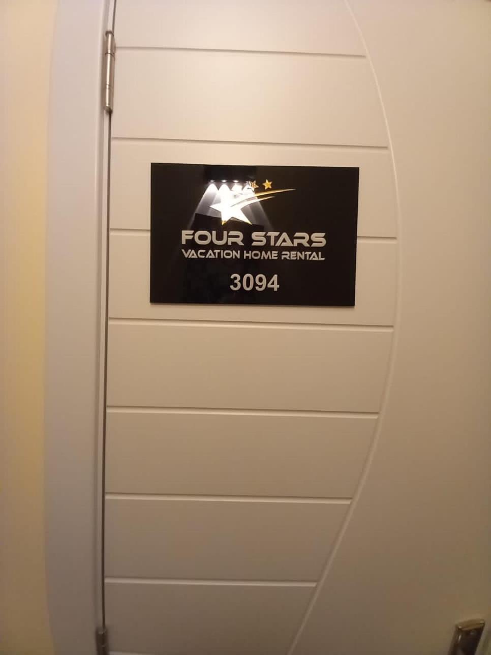 Four Stars Hostel Дубай Екстериор снимка