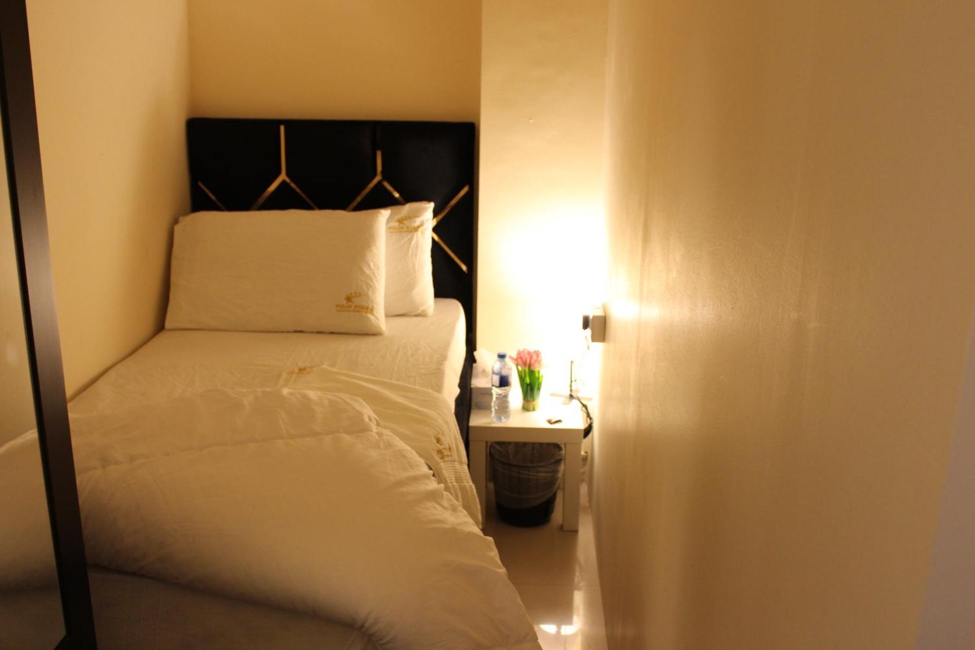 Four Stars Hostel Дубай Екстериор снимка