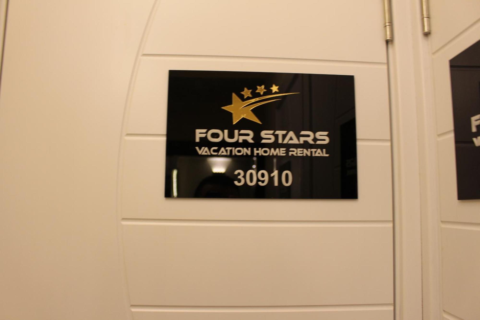 Four Stars Hostel Дубай Екстериор снимка