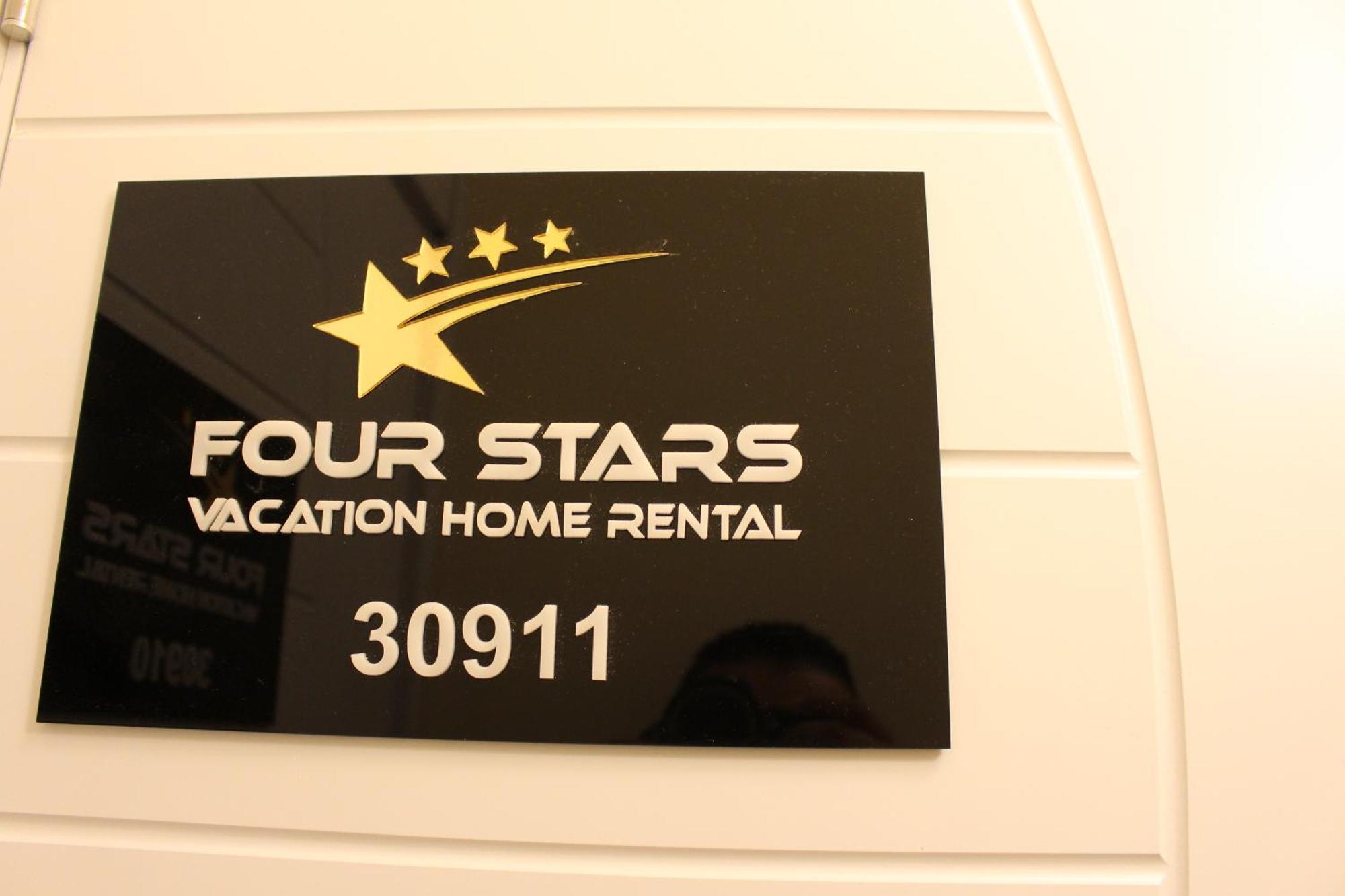 Four Stars Hostel Дубай Екстериор снимка
