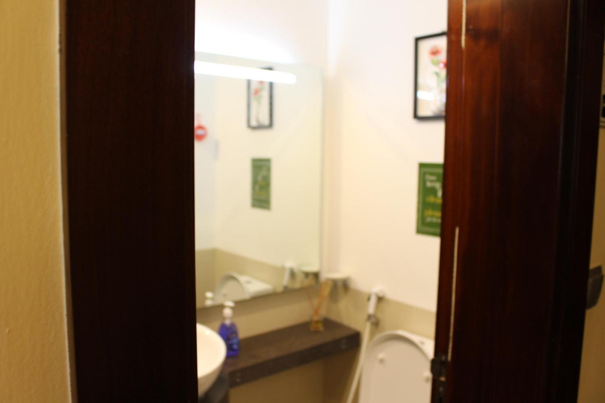Four Stars Hostel Дубай Екстериор снимка