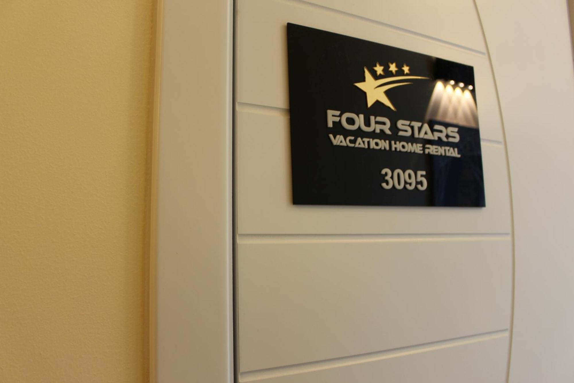 Four Stars Hostel Дубай Екстериор снимка